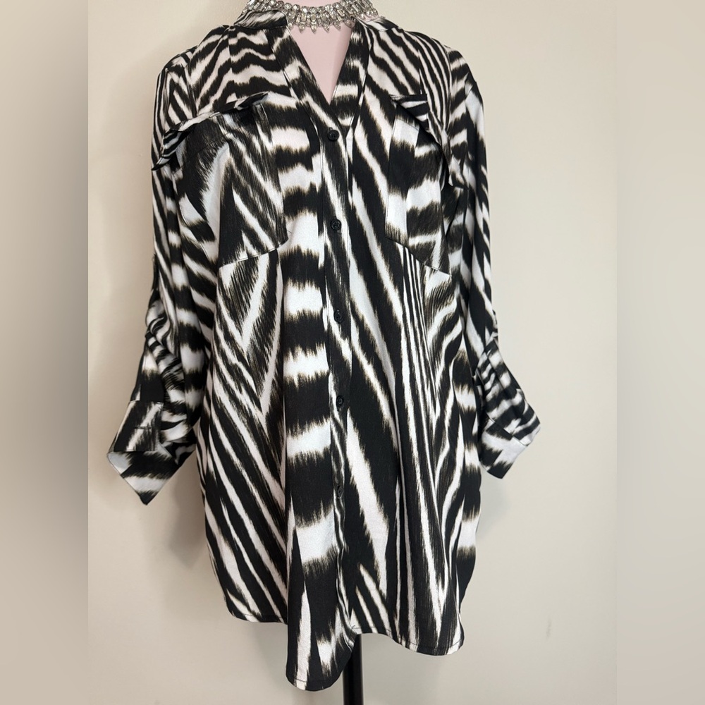 Calvin Klein Black and White Zebra Print Women's button up blouse in size large